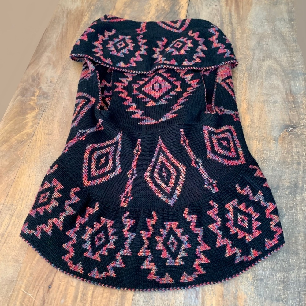 Geometric Patterned Vest - Picture 5 of 9